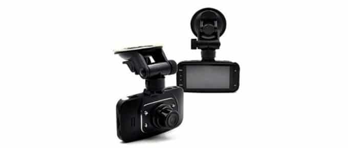 THE PROS AND CONS OF USING DASH CAMS